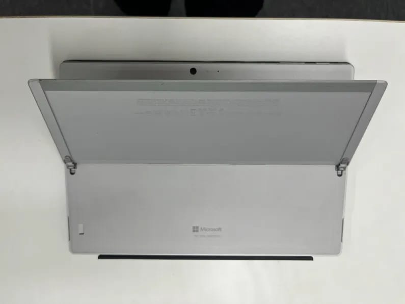1 Microsoft Surface Pro5 8GB Ram 256GB SSD laptops business laptops touchscreen