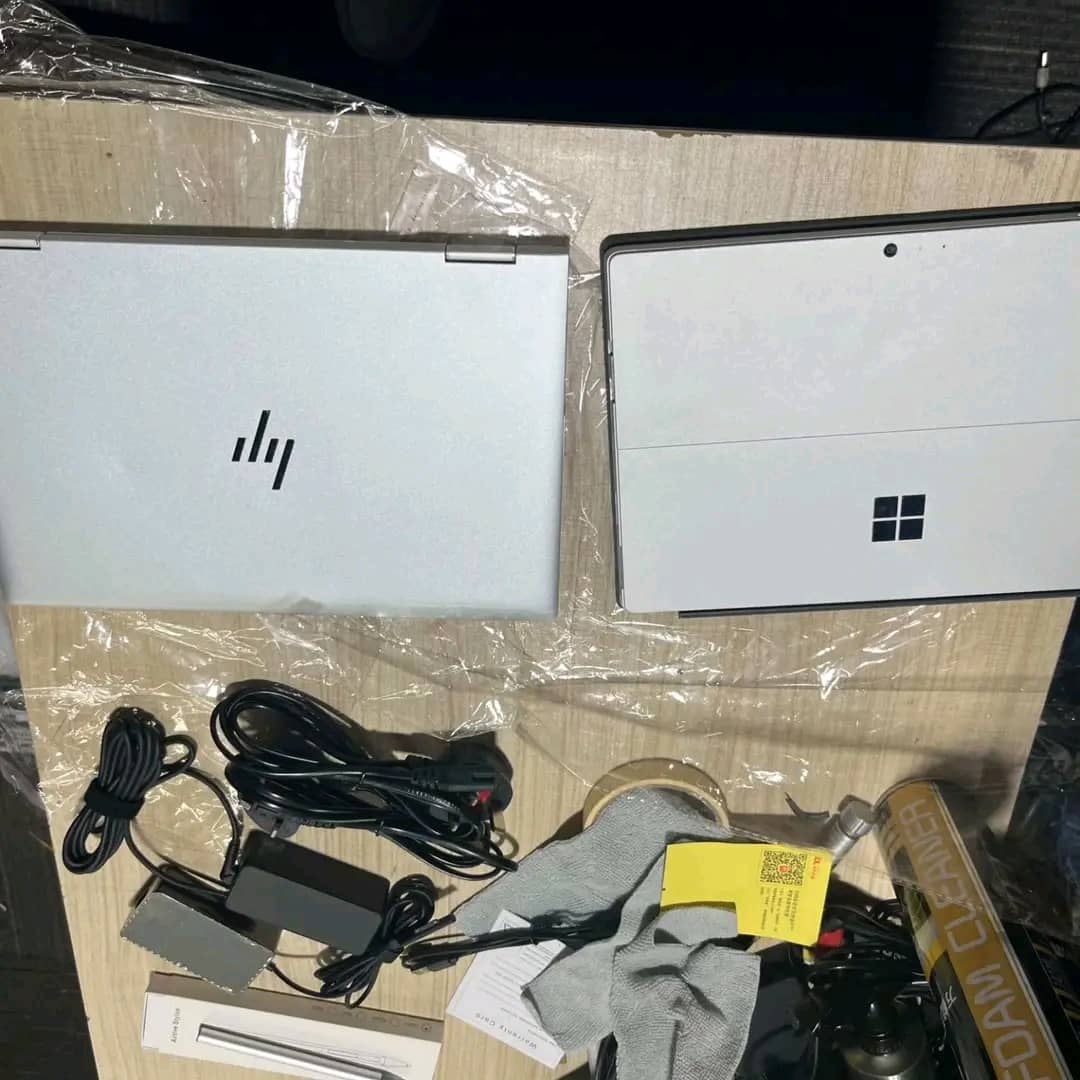 1 Microsoft Surface Pro5 8GB Ram 256GB SSD laptops business laptops touchscreen