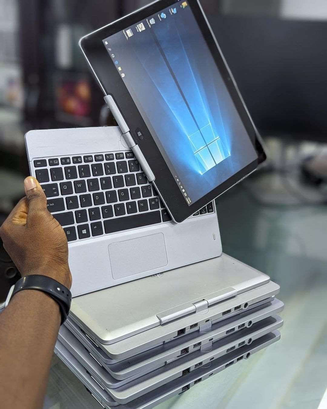 Refurbished hp revolve i5core 8gb ram 256ssd,11.5 inch