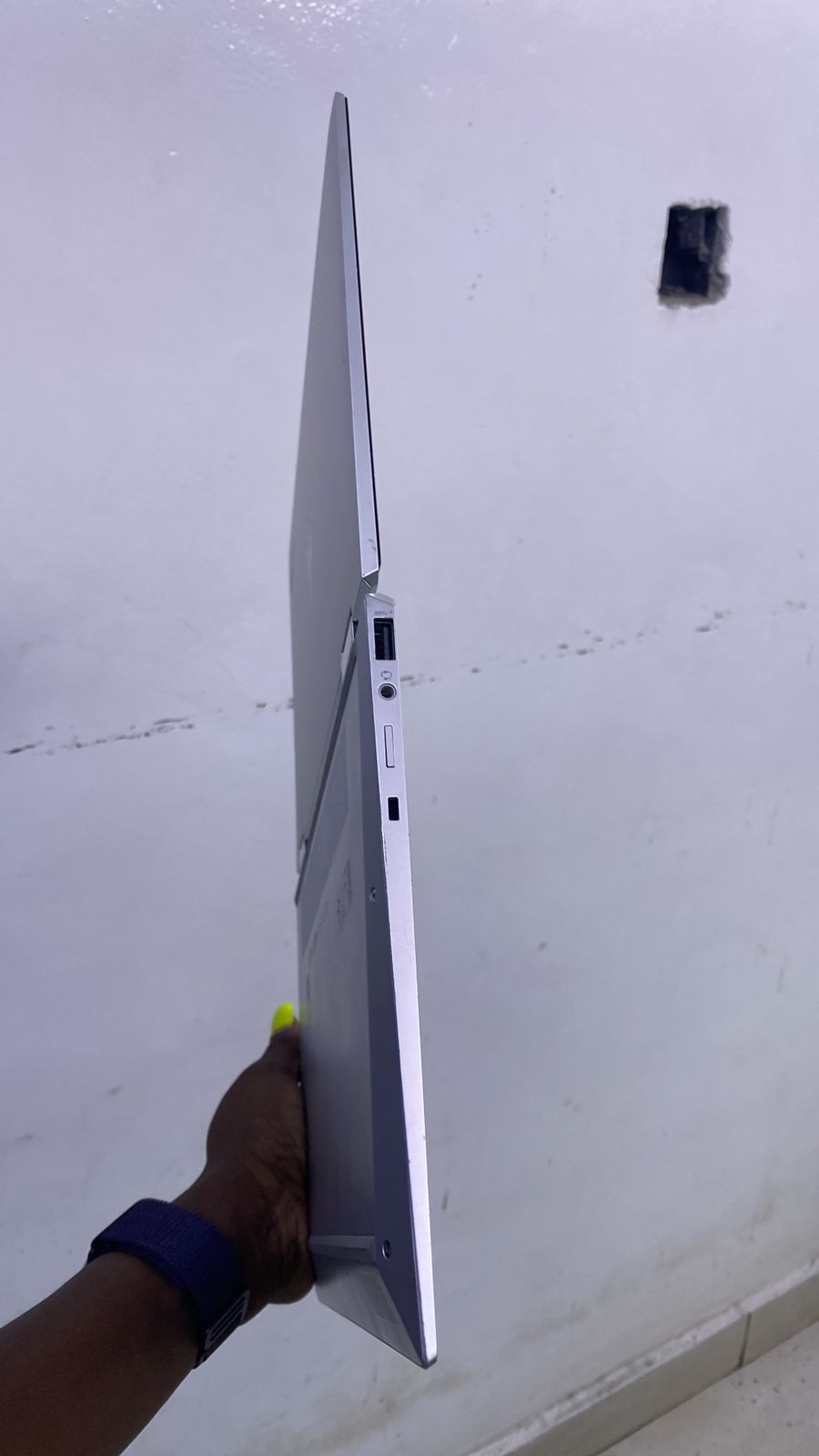 HP Elitebook 1030 G7 x360,Touchscreen 2 in 1 Core i7 10th generation 16GB RAM/512GB SSD.