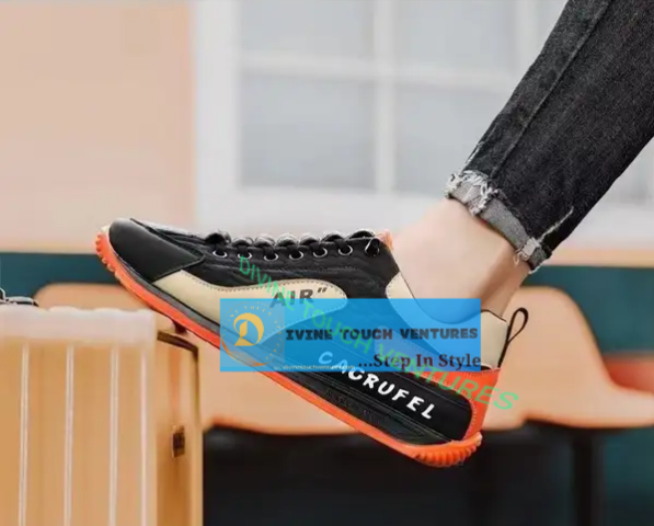 2 Low top flat skateboard shoes